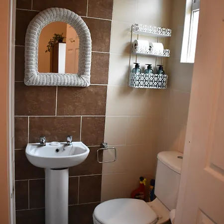 5 Minutes From The * Bray