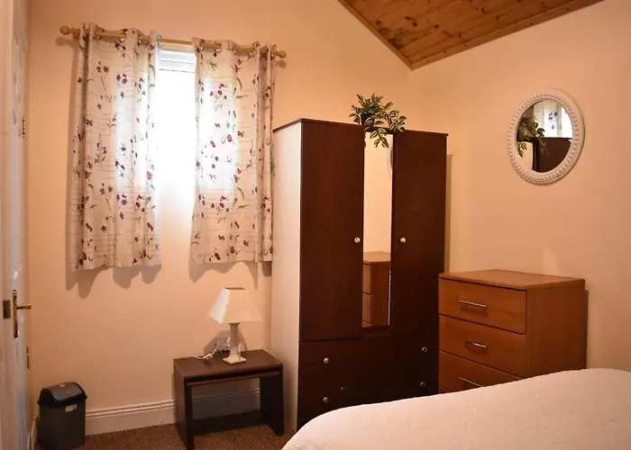 5 Minutes From The * Bray